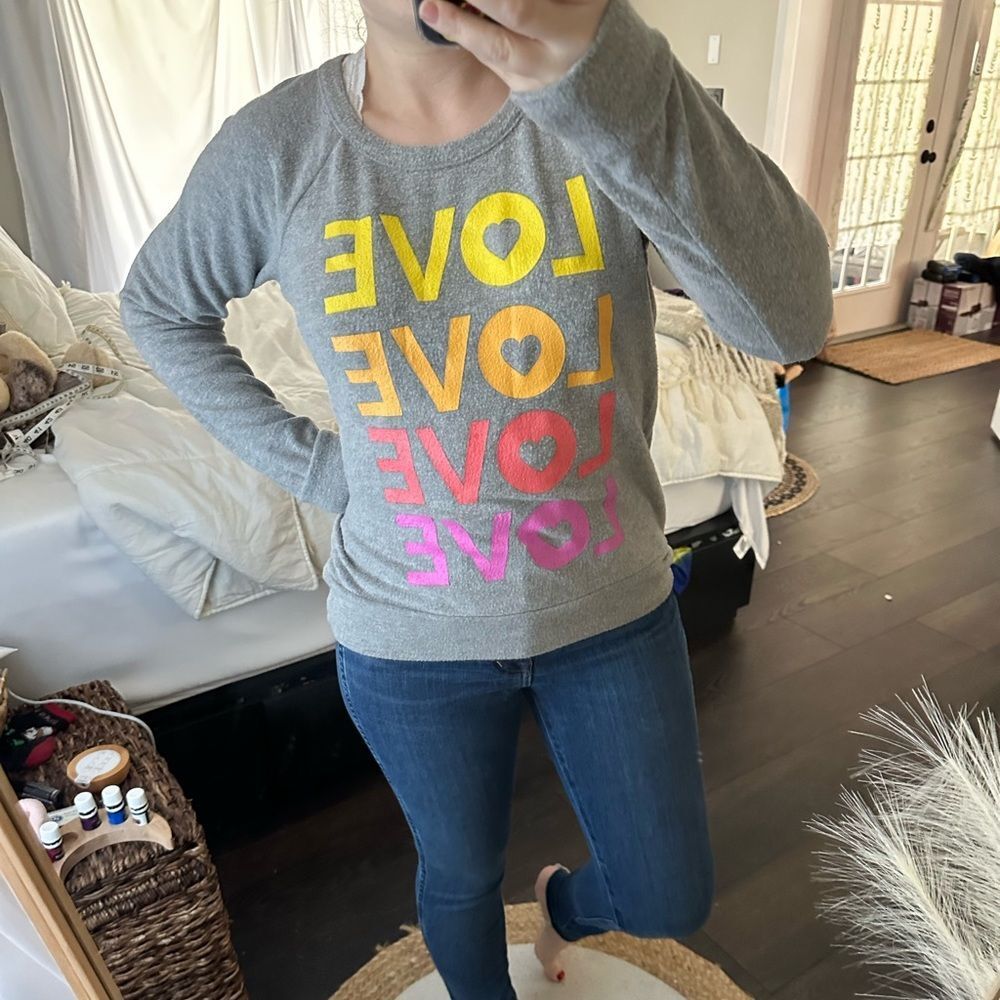 Chaser Women’s Small Grey Rainbow Love Fuzzy Sweatshirt